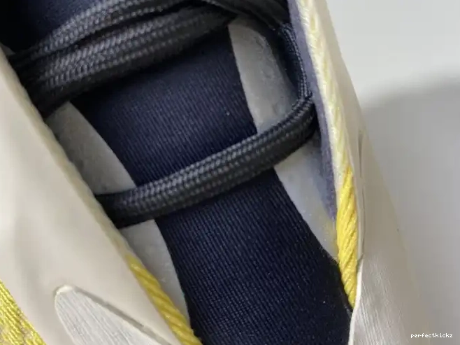 ADIDAS YEEZY 700 SRPHYM